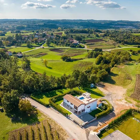 Mala Halu Villa Katun Gracanski