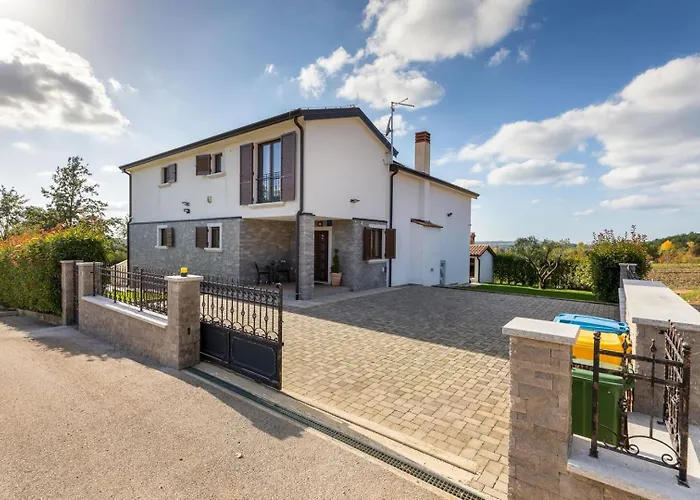 Mala Halu Villa Katun Gracanski