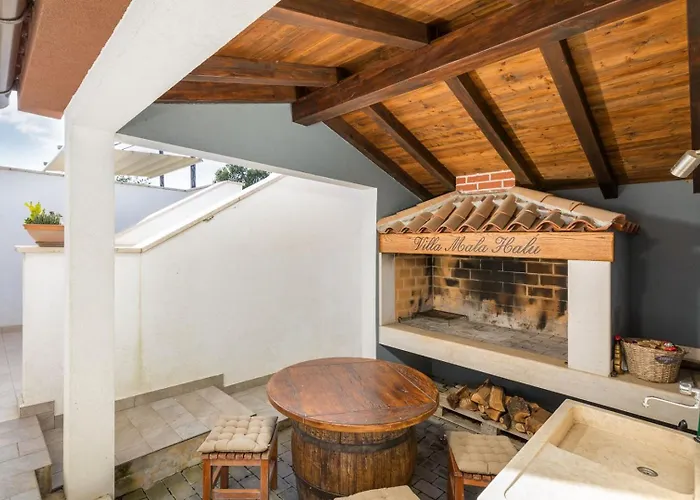 Mala Halu Villa Katun Gracanski