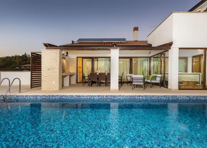 Mala Halu Villa Katun Gracanski